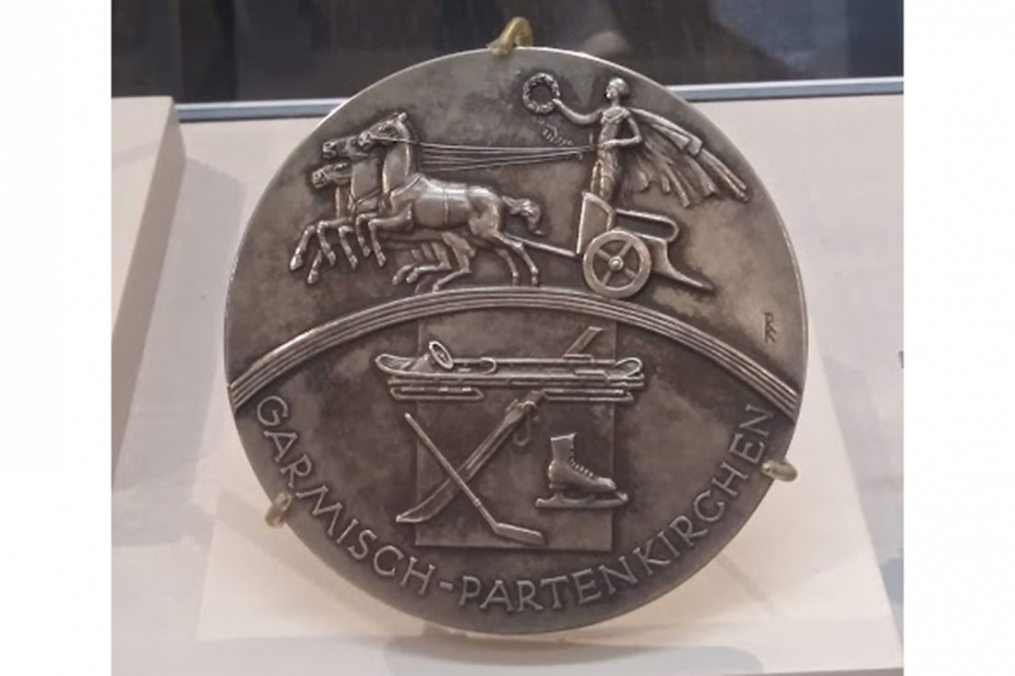 An Olympic medal from the 1980 Olympics, held in Lake Placid, is on display at the Lake Placid Olympic Museum. (photo by Olivia Ennist '20)