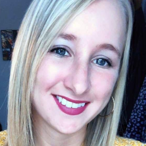 Close-up selfie of Amy Saskowski